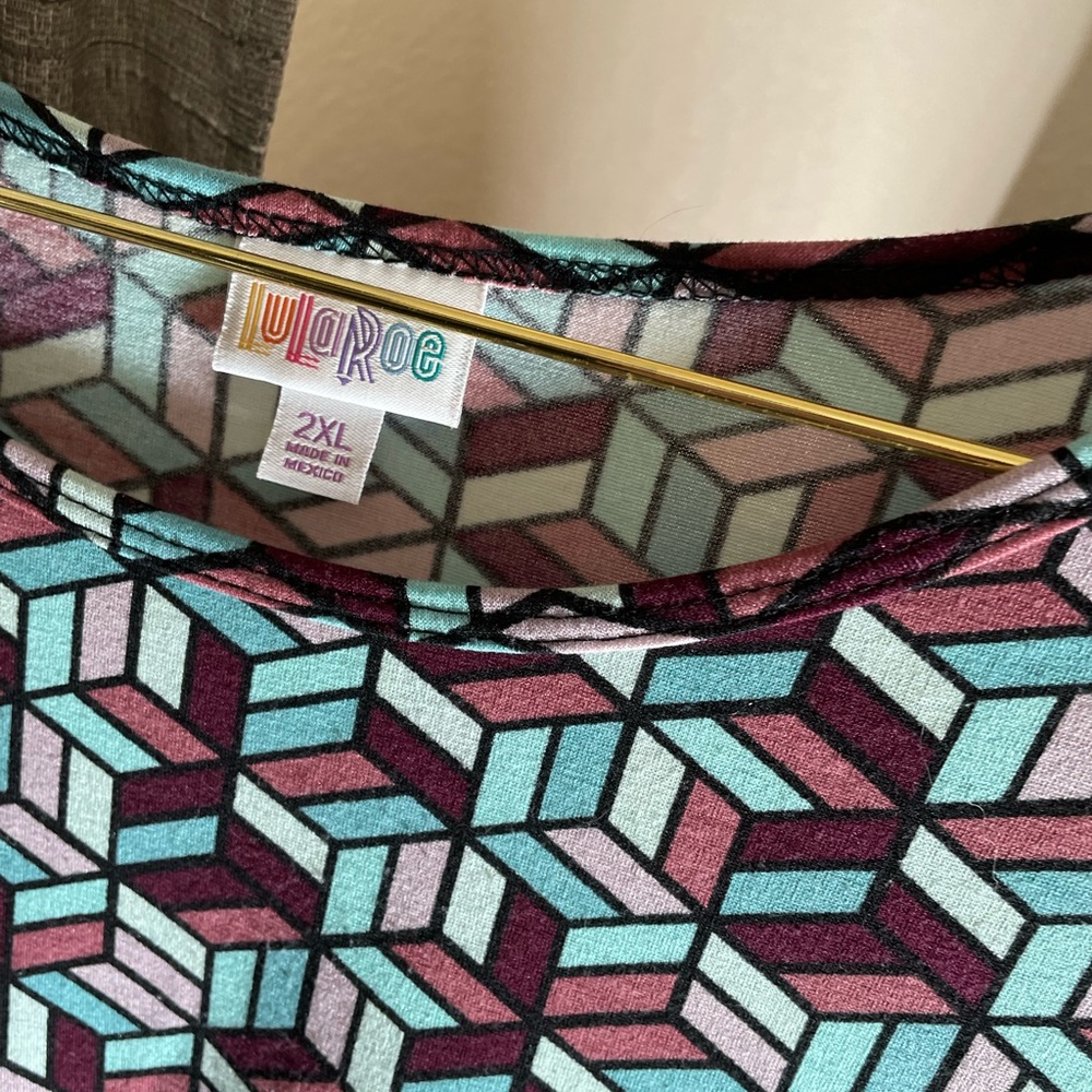 LuLaRoe Women’s Geometric Tunic Top (2XL) - Picture 2 of 5